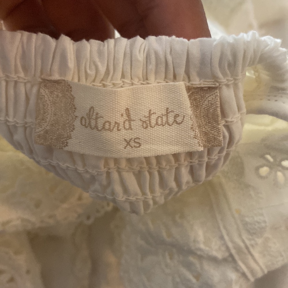 Altards State EMB WHITE RUFFLE TOP - Picture 3 of 4
